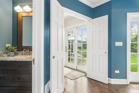 Tiny photo for 630 S Beverly Lane, Arlington Heights, IL 60005 (MLS # 12695545)