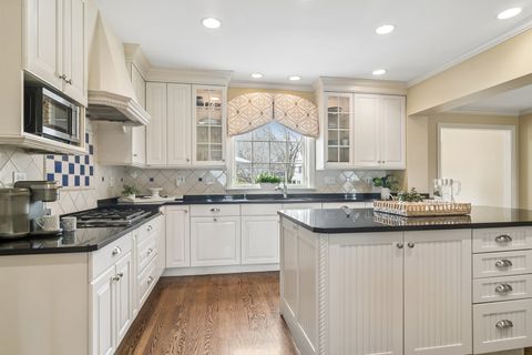 Tiny photo for 630 S Beverly Lane, Arlington Heights, IL 60005 (MLS # 12695545)
