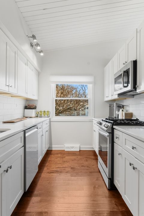 Tiny photo for 8 Rob Road, Mount Prospect, IL 60056 (MLS # 12599542)