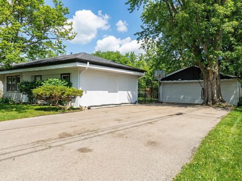 Tiny photo for 8 Rob Road, Mount Prospect, IL 60056 (MLS # 12599542)