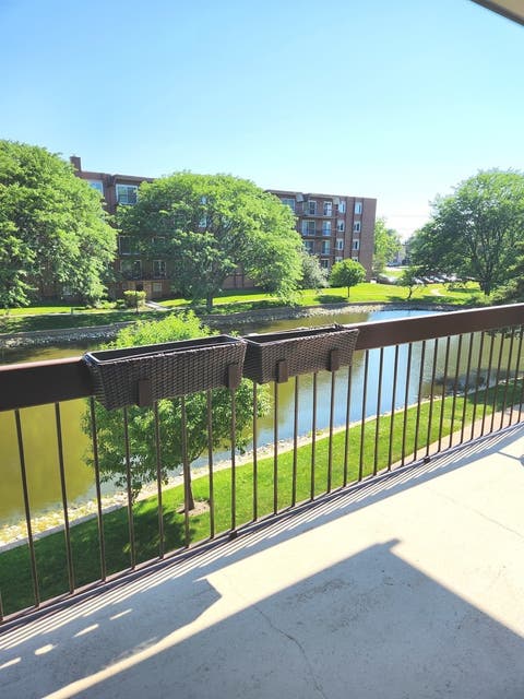Tiny photo for 8001 W Courte Drive #310, Niles, IL 60714 (MLS # 12702471)