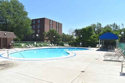Tiny photo for 8001 W Courte Drive #310, Niles, IL 60714 (MLS # 12702471)