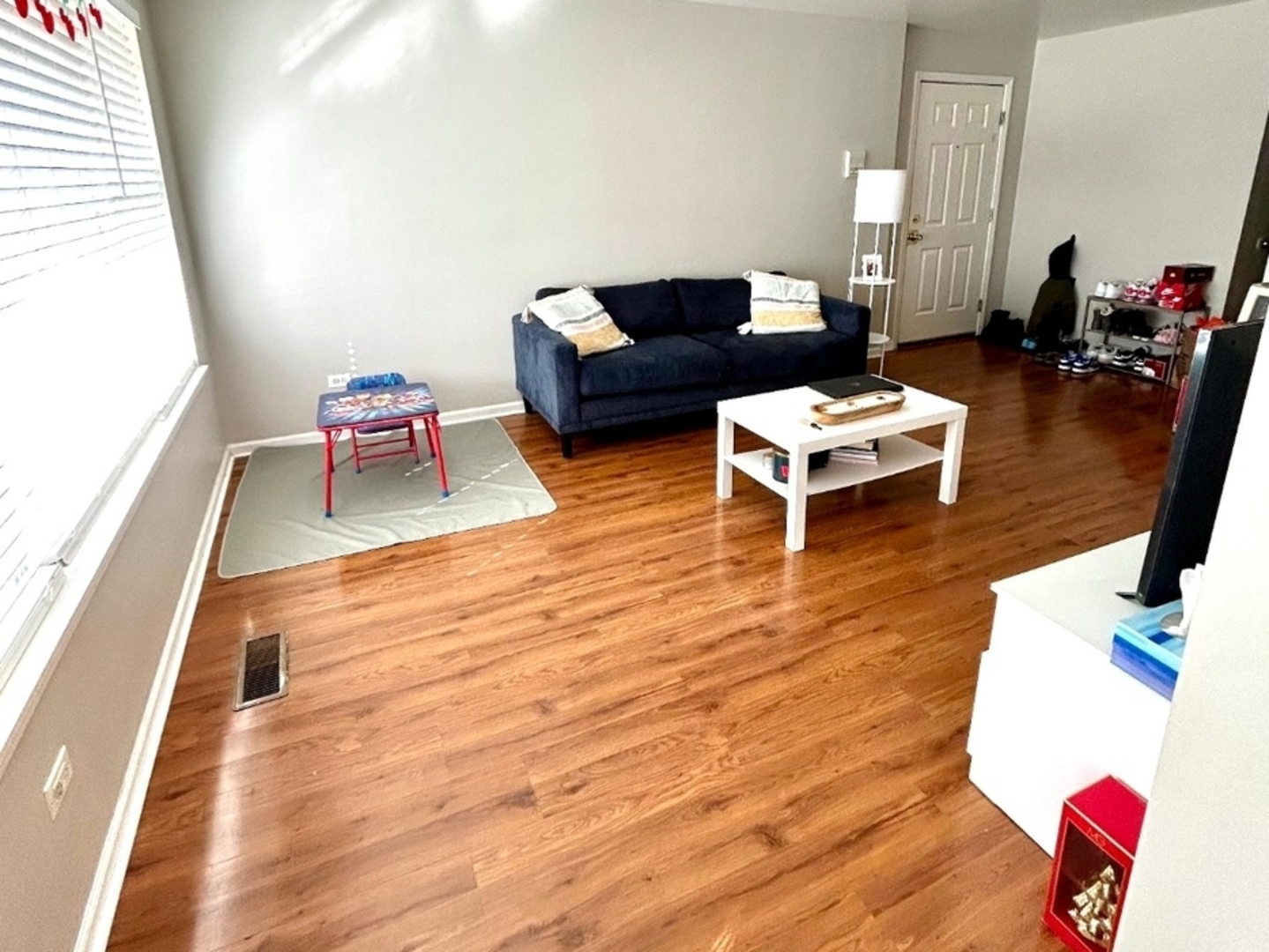 978 N Village Drive 2