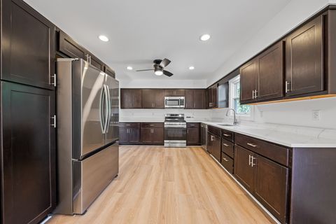 Tiny photo for 214 Somerset Court, New Lenox, IL 60451 (MLS # 12494512)