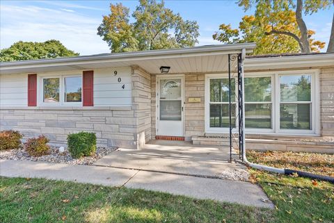 Tiny photo for 904 Snyder Drive, Bloomington, IL 61701 (MLS # 12508926)