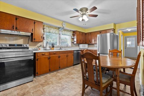 Tiny photo for 904 Snyder Drive, Bloomington, IL 61701 (MLS # 12508926)