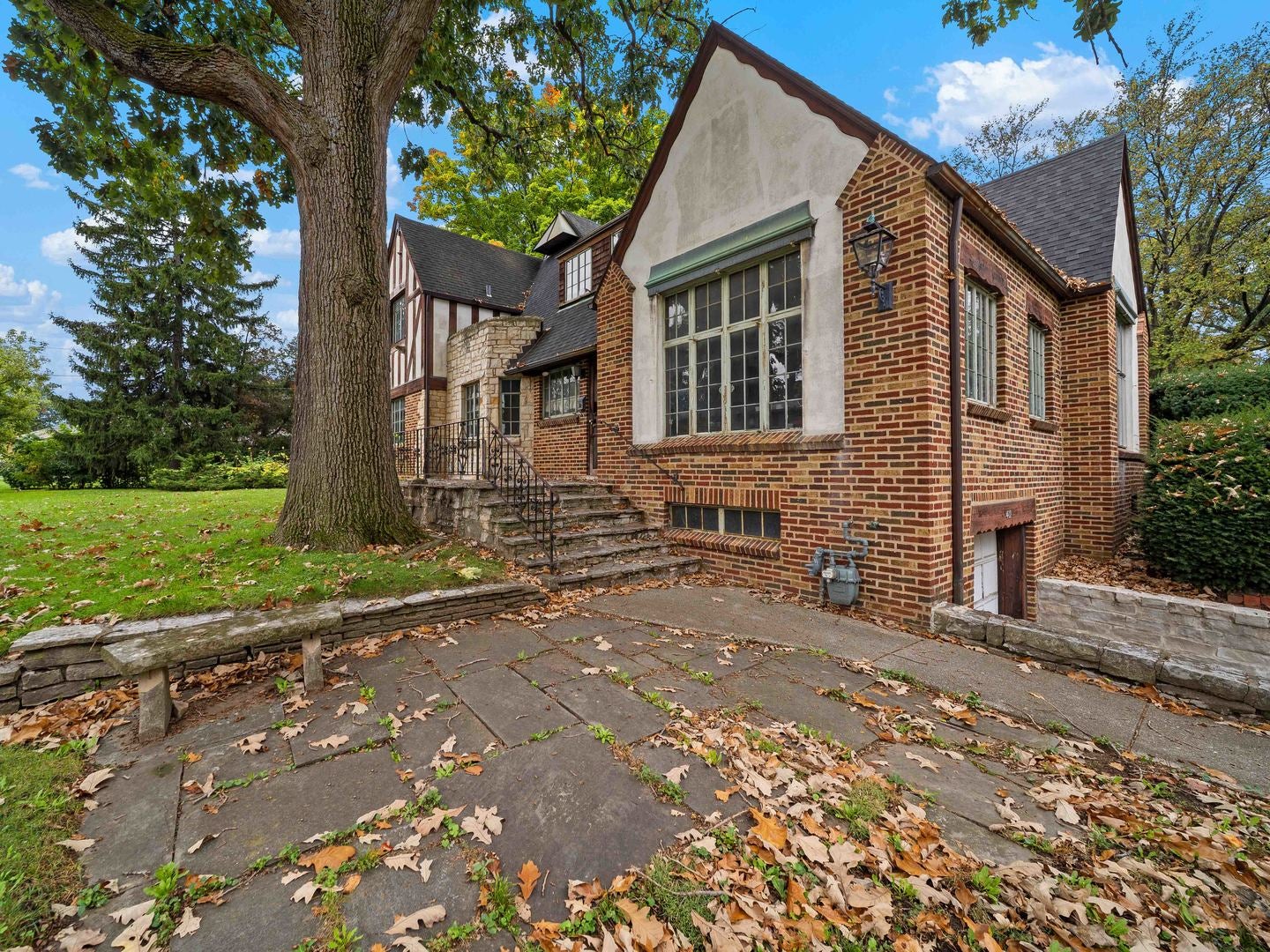 412 S Wa Pella Avenue