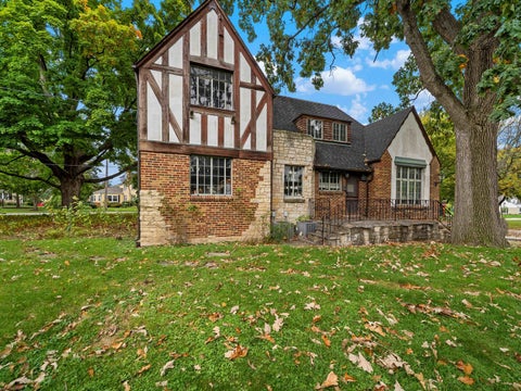 Tiny photo for 412 S Wa Pella Avenue, Mount Prospect, IL 60056 (MLS # 12787711)