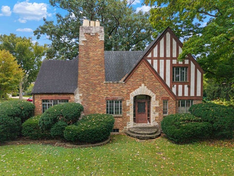 Photo of 412 S Wa Pella Avenue, Mount Prospect, IL 60056 (MLS # 12787711)