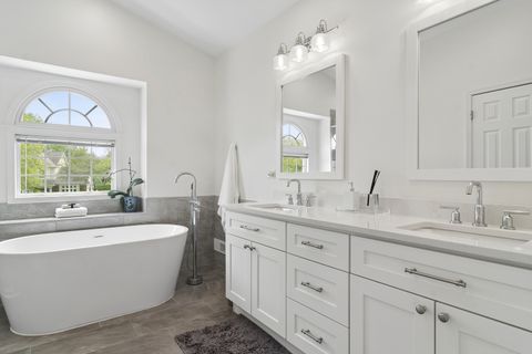 Tiny photo for 1412 Village Court, Buffalo Grove, IL 60089 (MLS # 12642049)