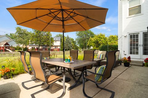 Tiny photo for 1412 Village Court, Buffalo Grove, IL 60089 (MLS # 12642049)