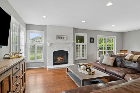 Tiny photo for 1412 Village Court, Buffalo Grove, IL 60089 (MLS # 12642049)