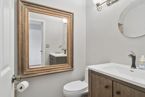 Tiny photo for 1412 Village Court, Buffalo Grove, IL 60089 (MLS # 12642049)