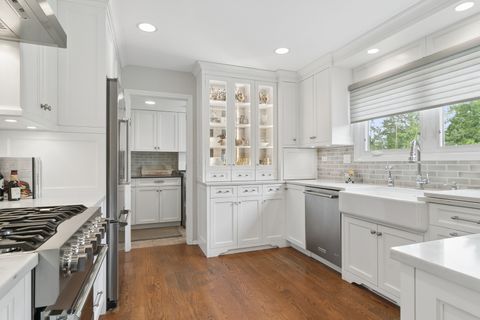 Tiny photo for 1412 Village Court, Buffalo Grove, IL 60089 (MLS # 12642049)