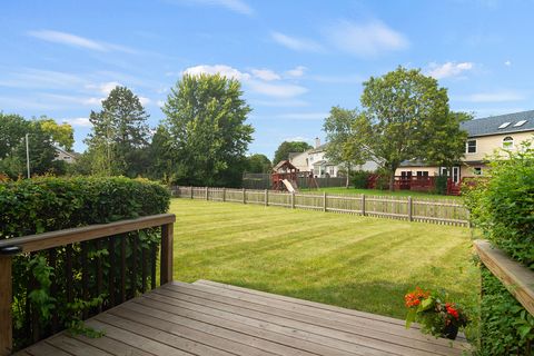 Tiny photo for 1412 Village Court, Buffalo Grove, IL 60089 (MLS # 12642049)