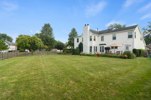 Tiny photo for 1412 Village Court, Buffalo Grove, IL 60089 (MLS # 12642049)