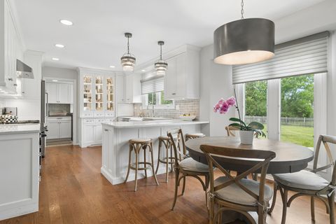 Tiny photo for 1412 Village Court, Buffalo Grove, IL 60089 (MLS # 12642049)