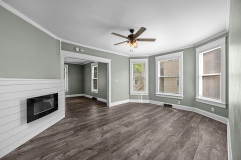 Tiny photo for 2132 Farnam Street, Davenport, IA 52803 (MLS # 12649811)