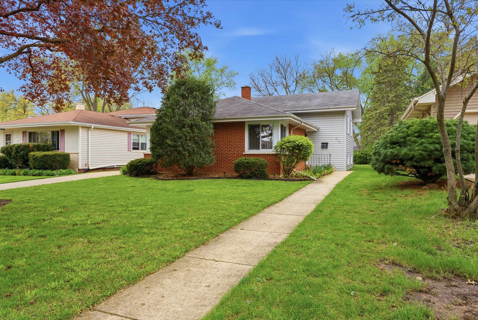 228 S Milton Avenue S