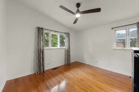 Tiny photo for 406 S Williston Street, Wheaton, IL 60187 (MLS # 12756916)