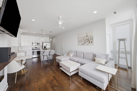 Tiny photo for 6606 S University Avenue #2, Chicago, IL 60637 (MLS # 12743083)