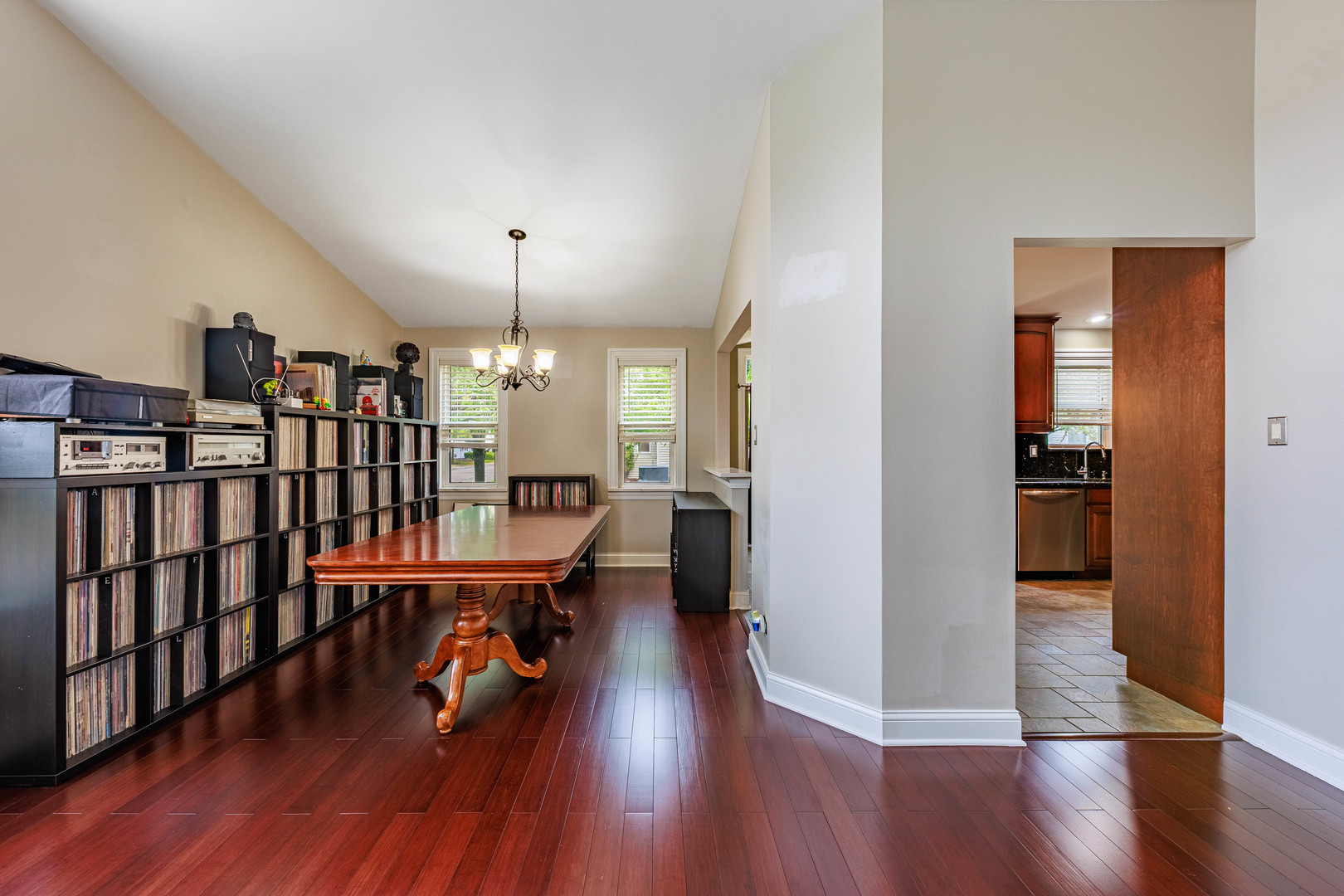 1022 Edinburgh Court