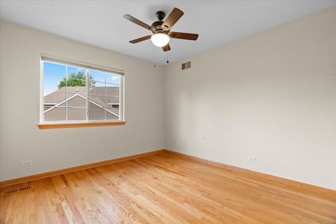 Tiny photo for 1100 Franklin Street, Mundelein, IL 60060 (MLS # 12467794)