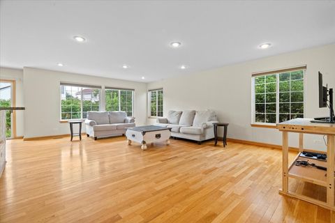 Tiny photo for 1100 Franklin Street, Mundelein, IL 60060 (MLS # 12467794)