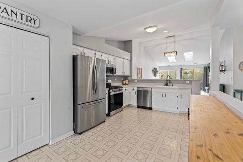 Tiny photo for 217 Sierra Pass Drive, Schaumburg, IL 60194 (MLS # 12499150)