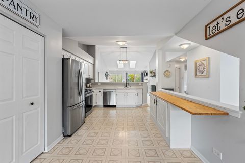 Tiny photo for 217 Sierra Pass Drive, Schaumburg, IL 60194 (MLS # 12499150)