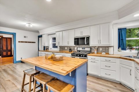 Tiny photo for 127 S Vail Street, Geneseo, IL 61254 (MLS # 12634640)
