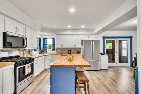 Tiny photo for 127 S Vail Street, Geneseo, IL 61254 (MLS # 12634640)
