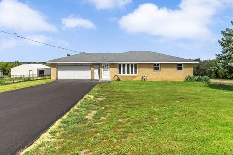 Photo of 13915 Berglund Road, Winnebago, IL 61088 (MLS # 12466942) Photo of 13915 Berglund Road, Winnebago, IL 61088 (MLS # 12466942)