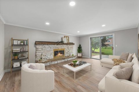 Tiny photo for 415 Laconia Lane, Schaumburg, IL 60193 (MLS # 12478334)
