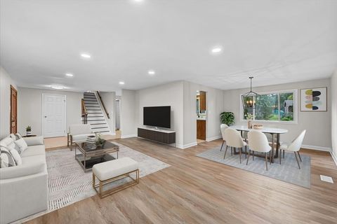 Tiny photo for 415 Laconia Lane, Schaumburg, IL 60193 (MLS # 12478334)