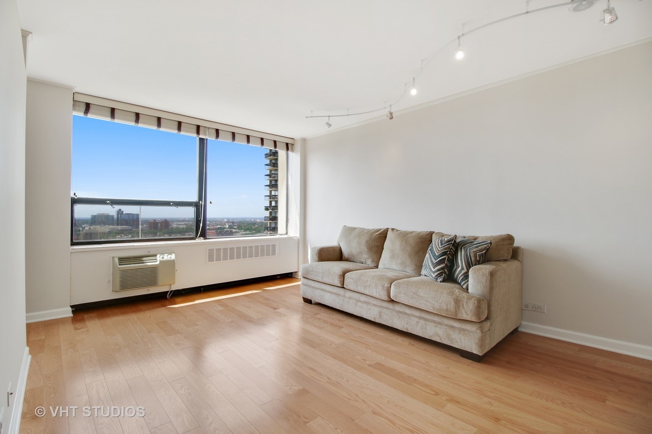 1355 N Sandburg Terrace 2305