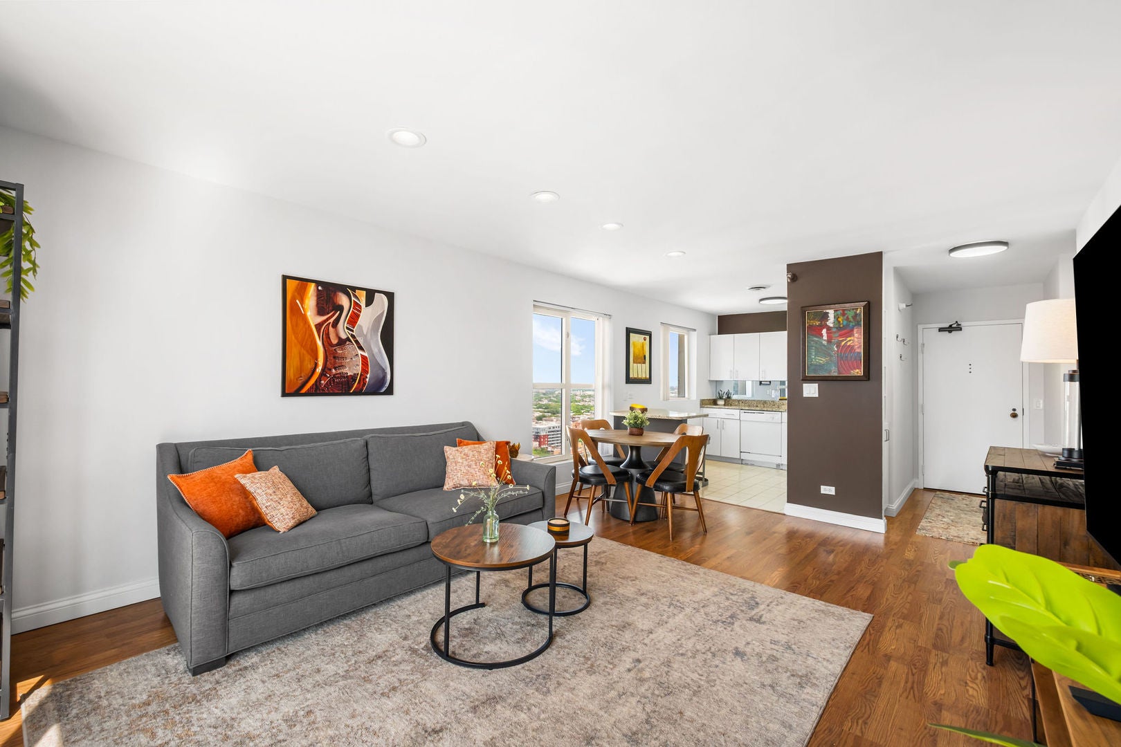 1212 N La Salle Drive 2709