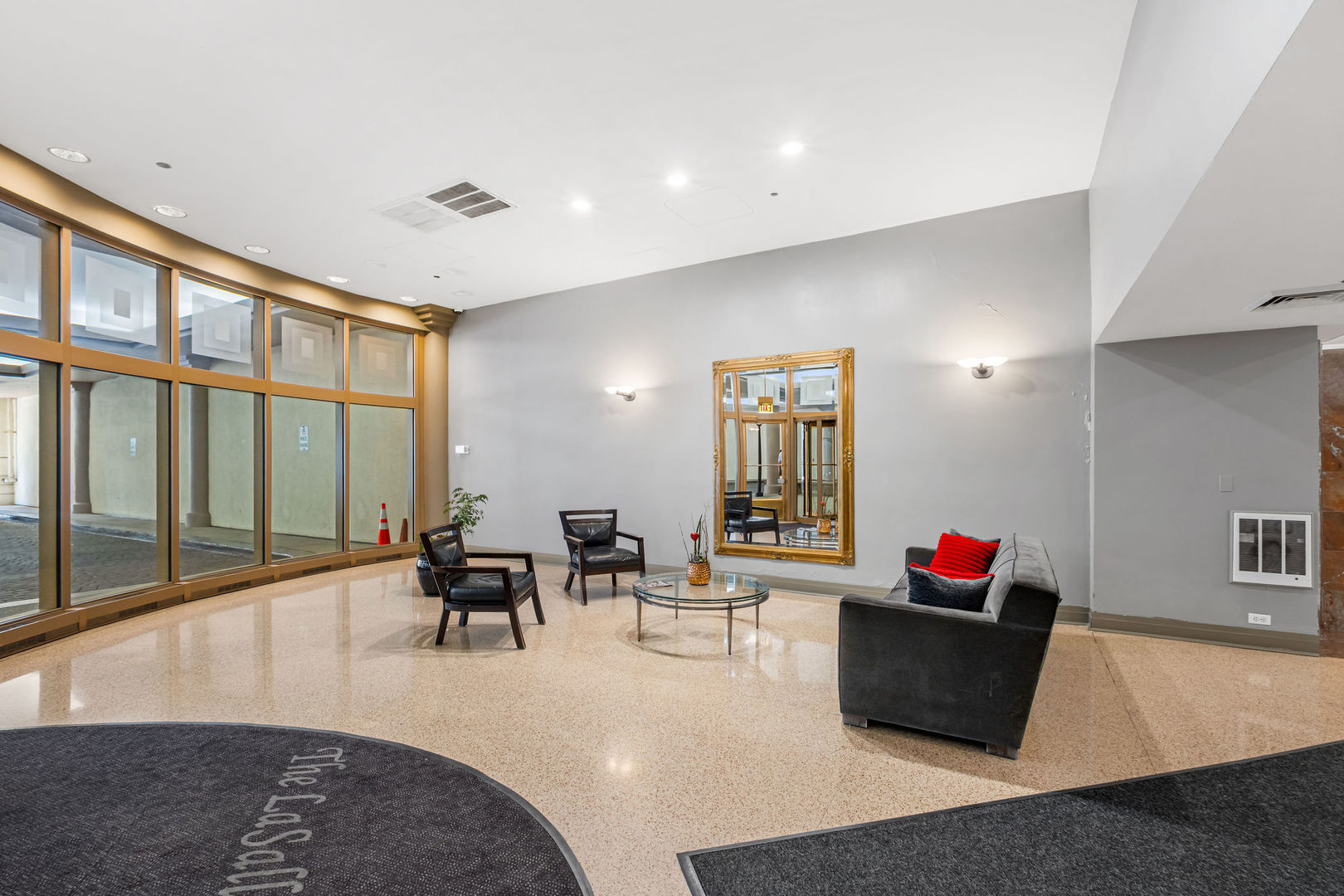 1212 N La Salle Drive 2709