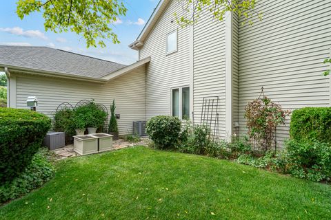 Tiny photo for 856 Fieldcrest Drive, Bolingbrook, IL 60490 (MLS # 12426331)