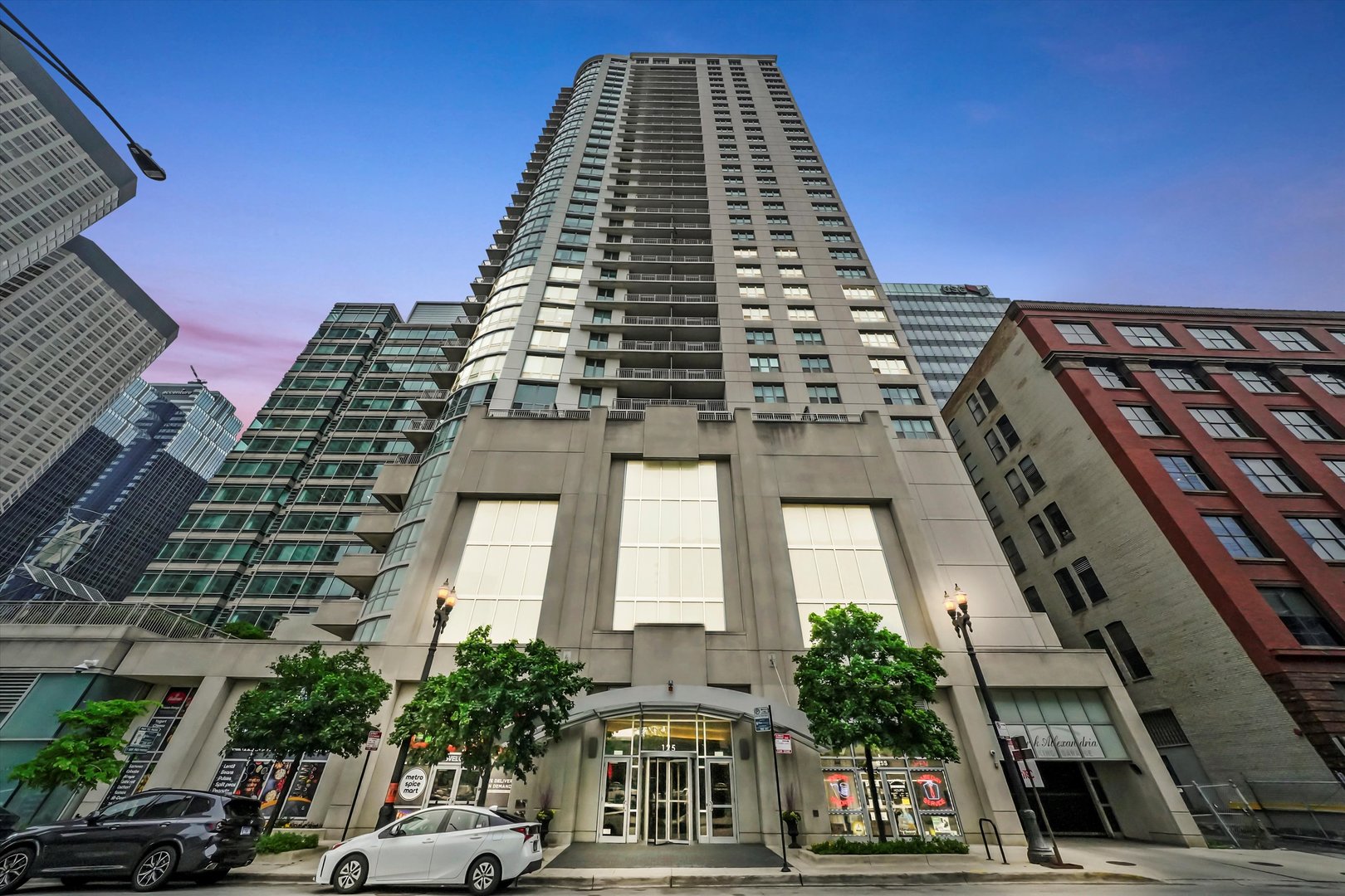 125 S Jefferson Street 1702