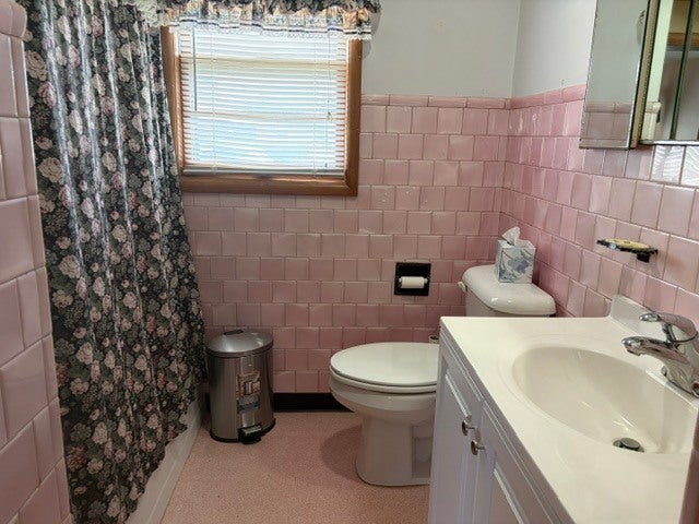 2108 Manor Lane