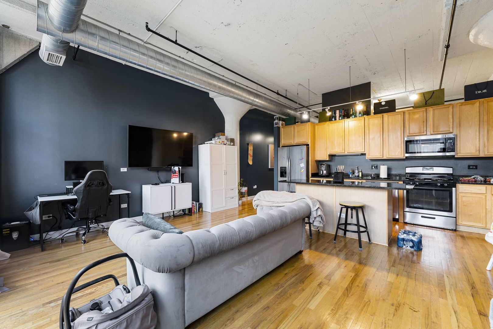 221 E Cullerton Street 310