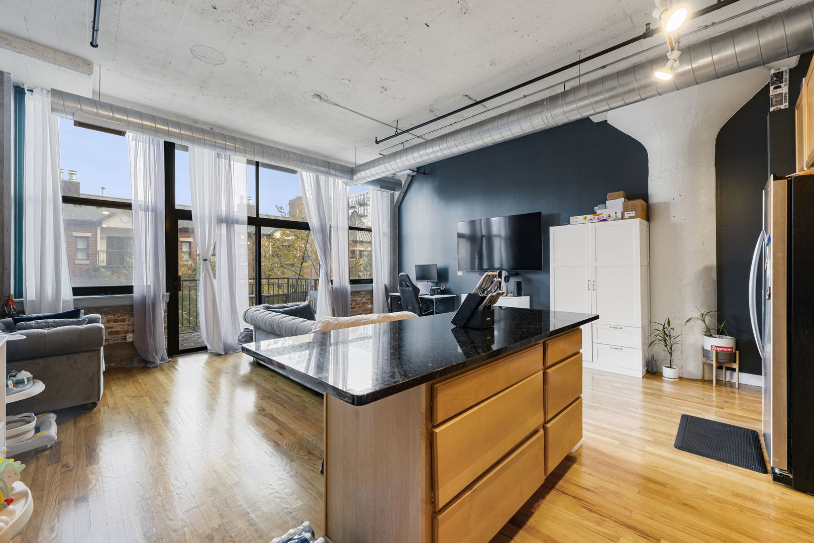 221 E Cullerton Street 310