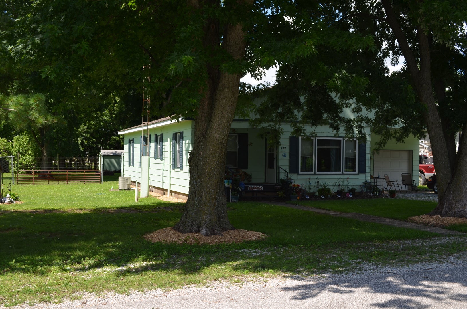 429 Meadow Street