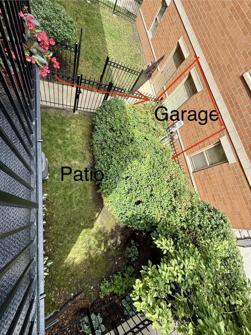 1333 N Burling Street B