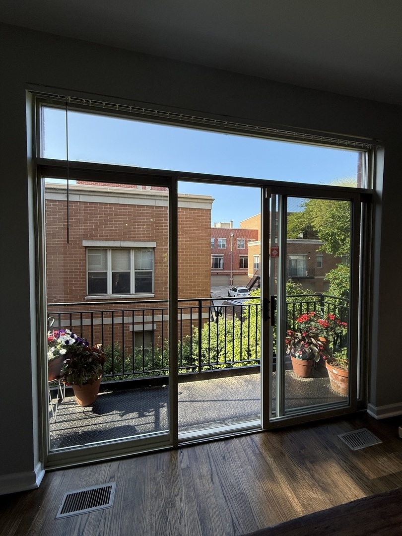 1333 N Burling Street B