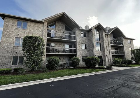 Tiny photo for 14031 Norwich Lane #301, Orland Park, IL 60467 (MLS # 12488834)