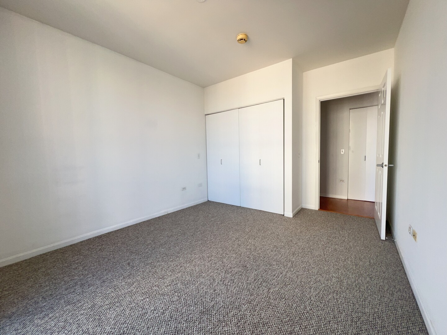 635 N Dearborn Street 2003