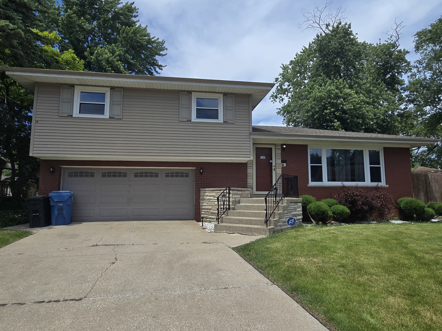 309 Streamside Drive