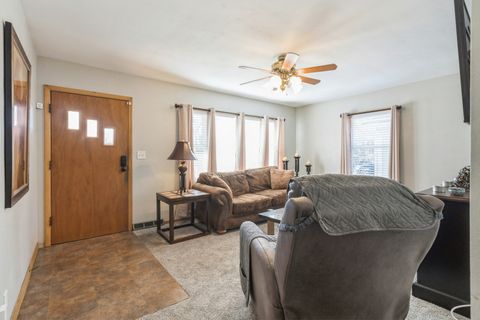 Tiny photo for 3323 25 Avenue, Rock Island, IL 61201 (MLS # 12548270)